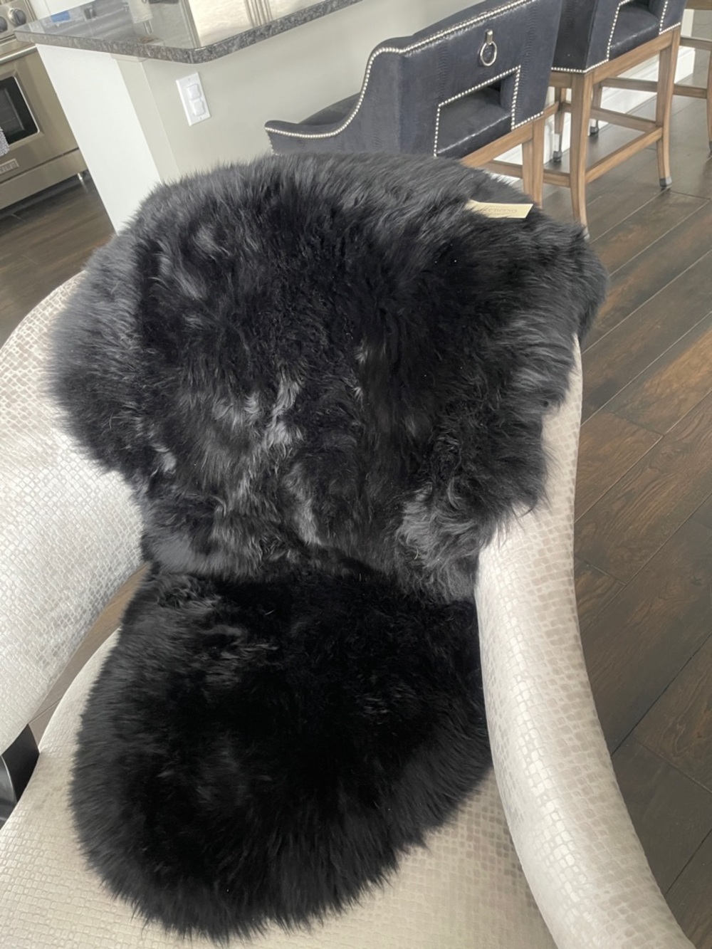 Plush Black Sheepskin Throw - Luxurious Soft Comfort